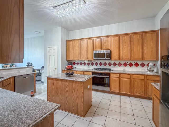 812 Kilbridge Lane, Coppell, TX 75019
