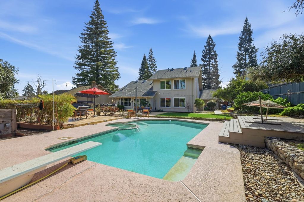 5375 Terrace Oak Cir, Fair Oaks, CA 95628
