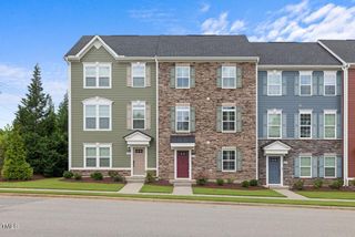 1094 Ambergate Station, Apex, NC 27502