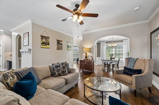 510 McGrath Dr, Smyrna, TN 37167