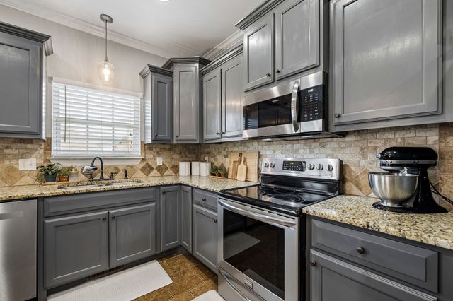 510 McGrath Dr, Smyrna, TN 37167