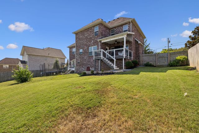 510 McGrath Dr, Smyrna, TN 37167