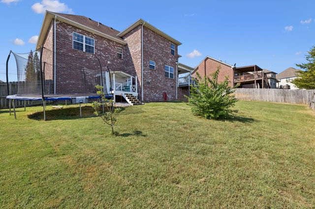 510 McGrath Dr, Smyrna, TN 37167