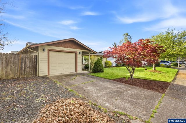 2880 SE Aldrin Pl, Corvallis, OR 97333
