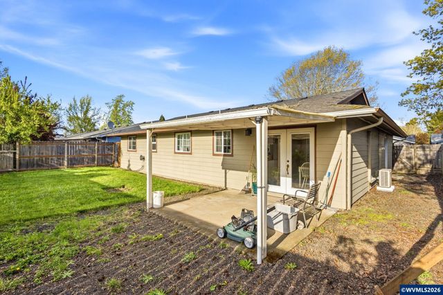 2880 SE Aldrin Pl, Corvallis, OR 97333
