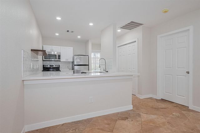 3300 Yorktown Street 17, Houston, TX 77056