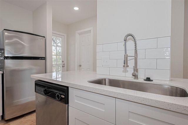 3300 Yorktown Street 17, Houston, TX 77056