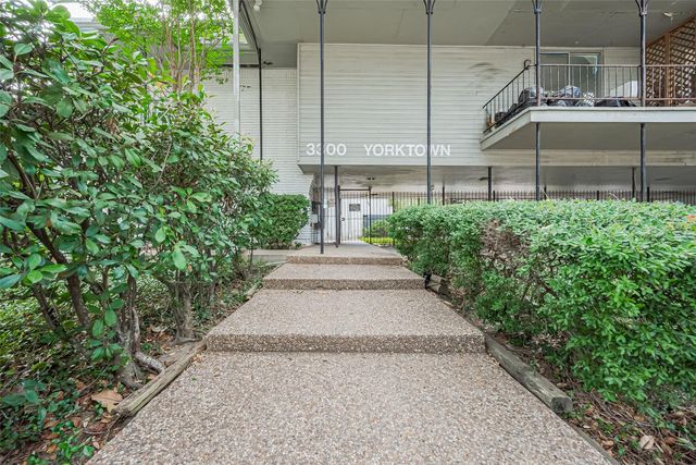 3300 Yorktown Street 17, Houston, TX 77056