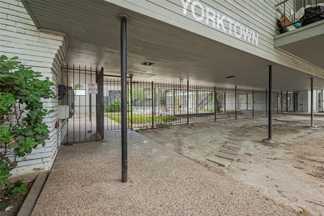 3300 Yorktown Street 17, Houston, TX 77056