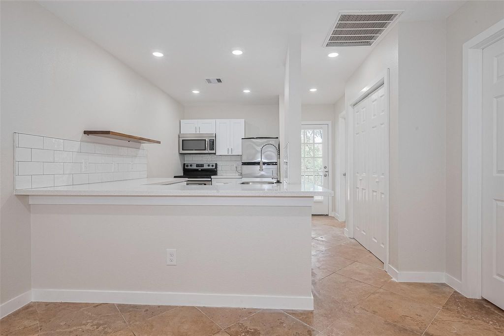 3300 Yorktown Street 17, Houston, TX 77056