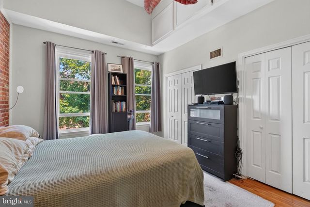 229 10TH ST NE, Washington, DC 20002