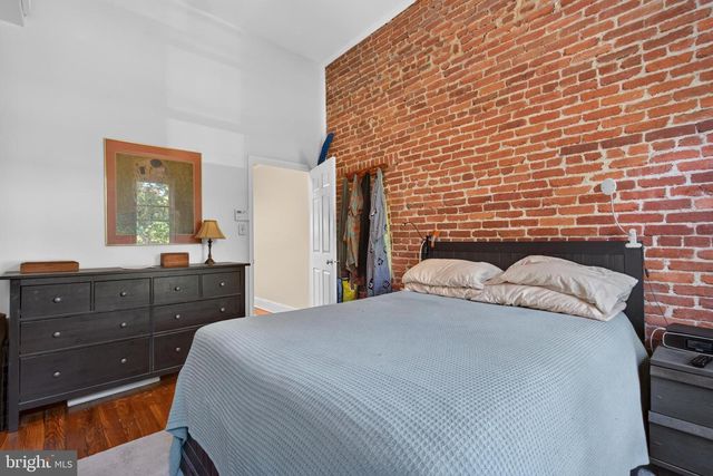 229 10TH ST NE, Washington, DC 20002
