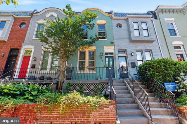 229 10TH ST NE, Washington, DC 20002