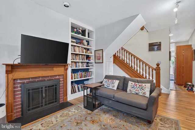 229 10TH ST NE, Washington, DC 20002