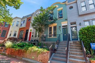 229 10TH ST NE, Washington, DC 20002