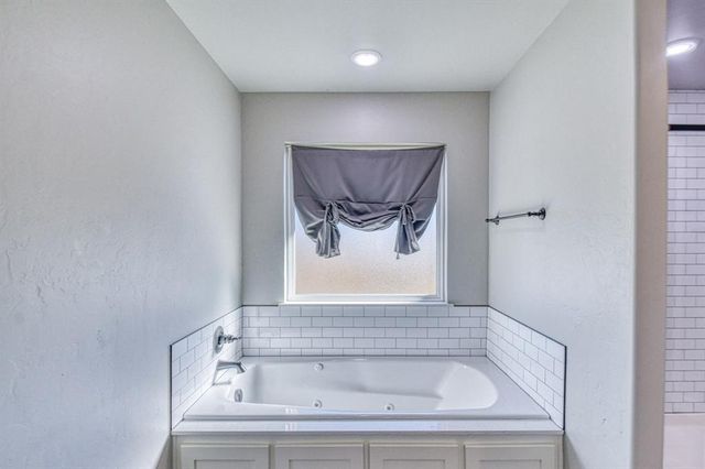 18726 Marbella Lane, Harrah, OK 73045