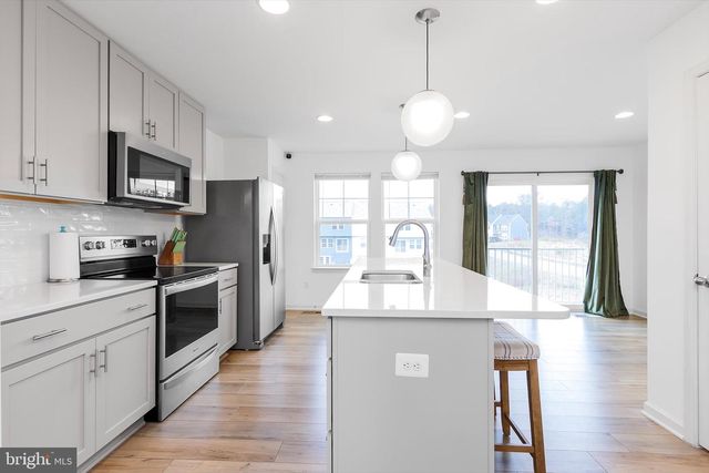 18 NEEDLE CT, Bunker Hill, WV 25413