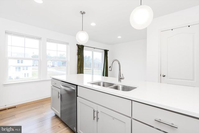 18 NEEDLE CT, Bunker Hill, WV 25413