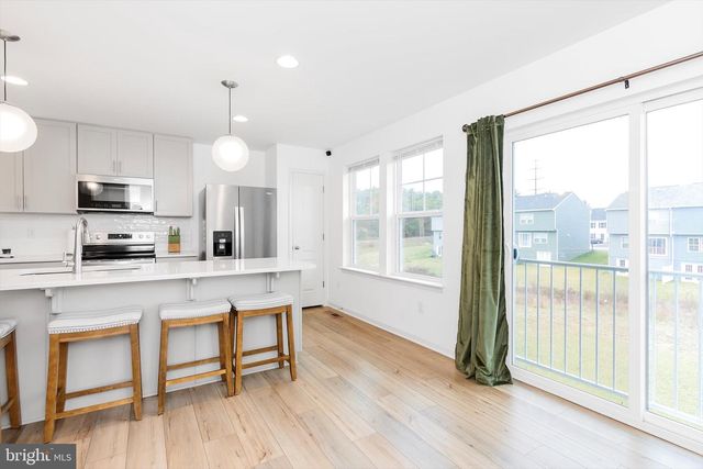 18 NEEDLE CT, Bunker Hill, WV 25413