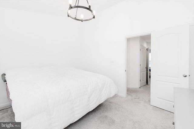 18 NEEDLE CT, Bunker Hill, WV 25413