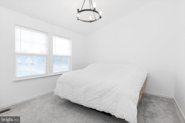 18 NEEDLE CT, Bunker Hill, WV 25413