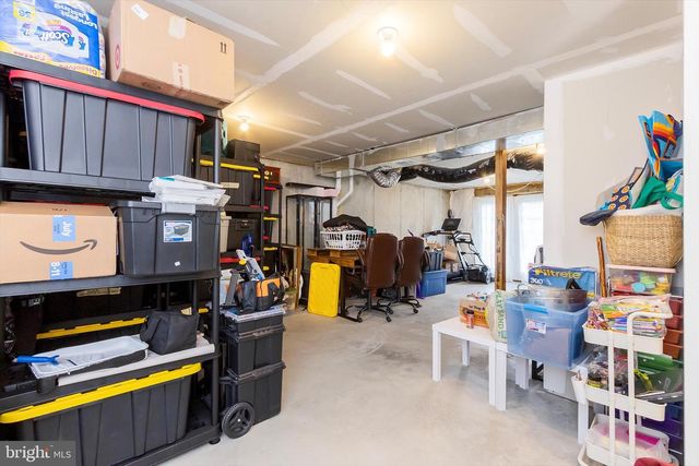 18 NEEDLE CT, Bunker Hill, WV 25413