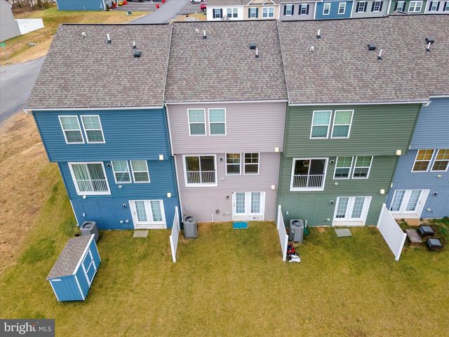 18 NEEDLE CT, Bunker Hill, WV 25413