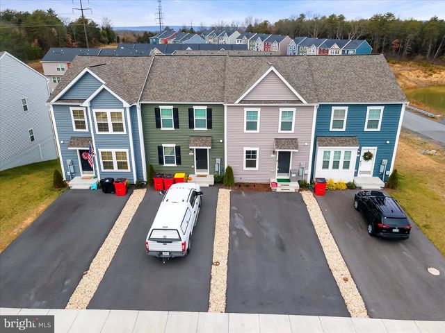 18 NEEDLE CT, Bunker Hill, WV 25413