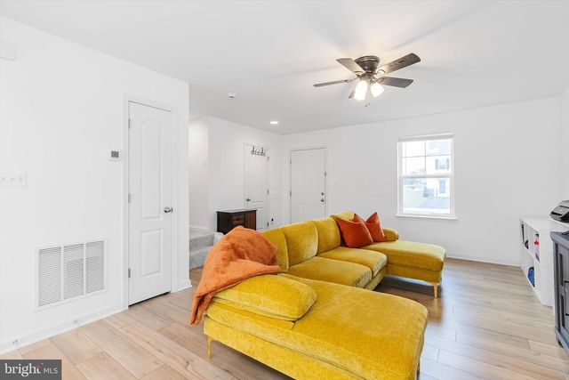 18 NEEDLE CT, Bunker Hill, WV 25413