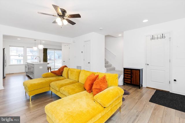 18 NEEDLE CT, Bunker Hill, WV 25413