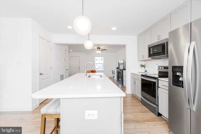 18 NEEDLE CT, Bunker Hill, WV 25413