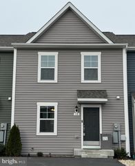 18 NEEDLE CT, Bunker Hill, WV 25413