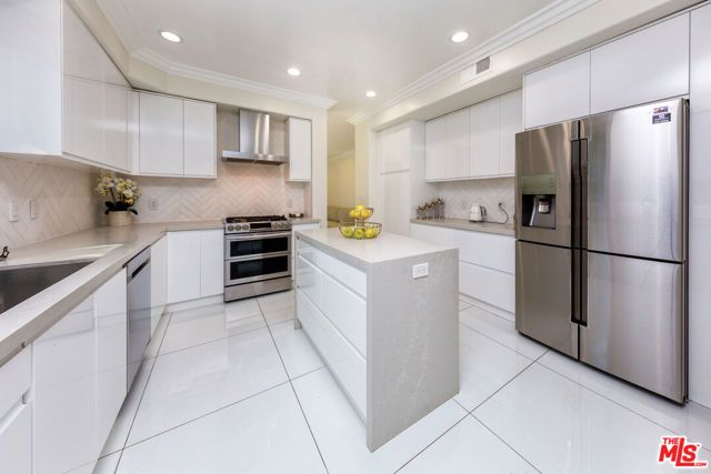 5711 Aura, Tarzana (los Angeles), CA 91356
