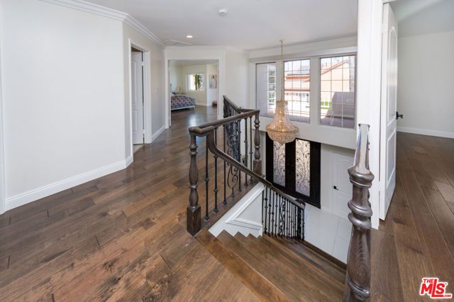 5711 Aura, Tarzana (los Angeles), CA 91356
