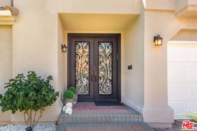 5711 Aura, Tarzana (los Angeles), CA 91356