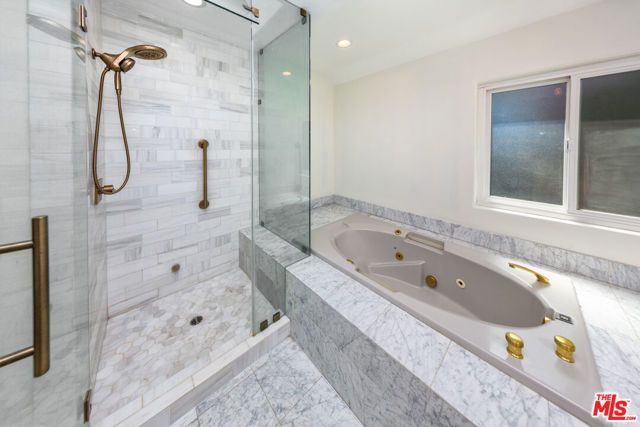 5711 Aura, Tarzana (los Angeles), CA 91356