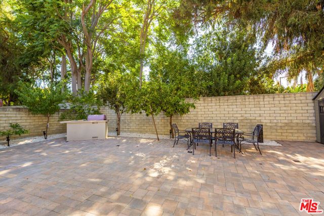 5711 Aura, Tarzana (los Angeles), CA 91356