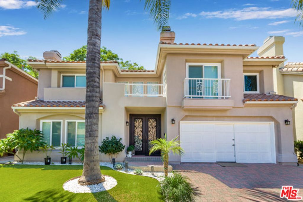 5711 Aura, Tarzana (los Angeles), CA 91356