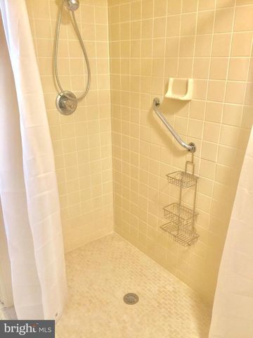 16405 EQUESTRIAN LN, Rockville, MD 20855