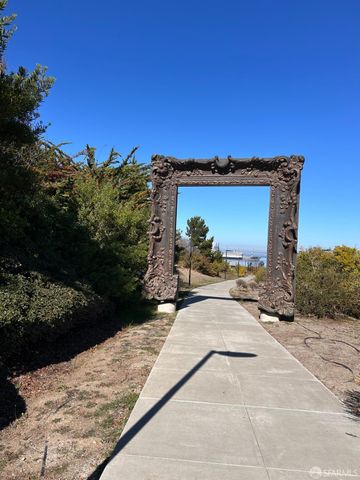 10 Innes Ct #304, San Francisco, CA 94124