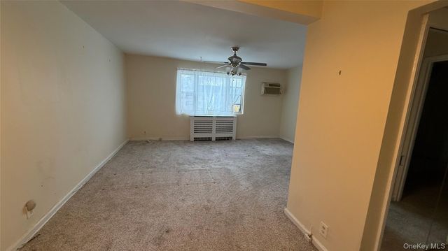 1072 Fenwood Drive 4, Valley Stream, NY 11580