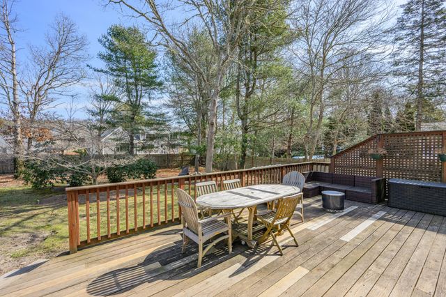 172 Skunknet Road, Centerville, MA 02632