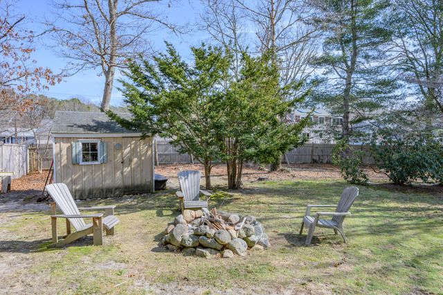 172 Skunknet Road, Centerville, MA 02632