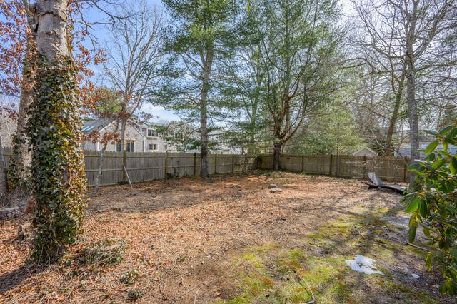172 Skunknet Road, Centerville, MA 02632
