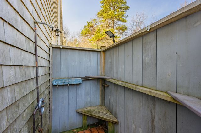 172 Skunknet Road, Centerville, MA 02632