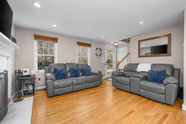 172 Skunknet Road, Centerville, MA 02632