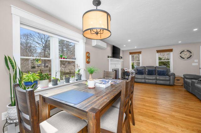 172 Skunknet Road, Centerville, MA 02632