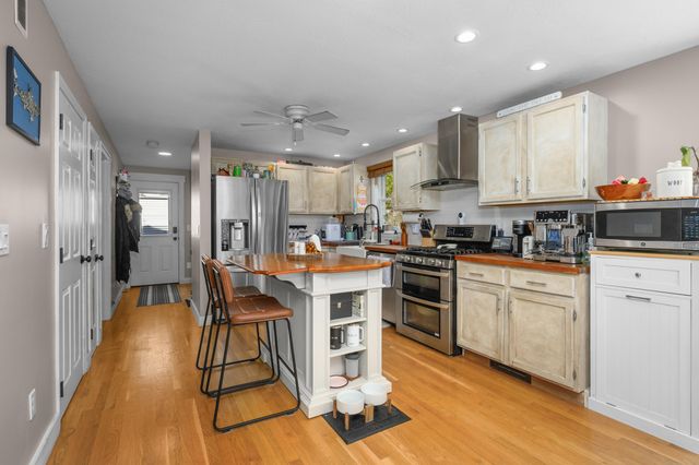 172 Skunknet Road, Centerville, MA 02632