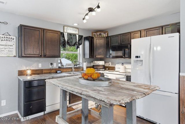 31720 N Barbara Ave, Spirit Lake, ID 83869