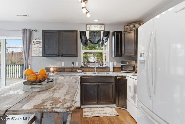 31720 N Barbara Ave, Spirit Lake, ID 83869